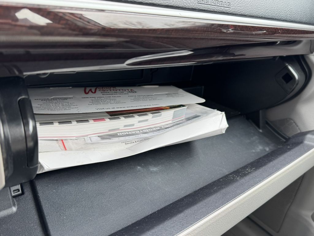 2012 Toyota Camry Image 23