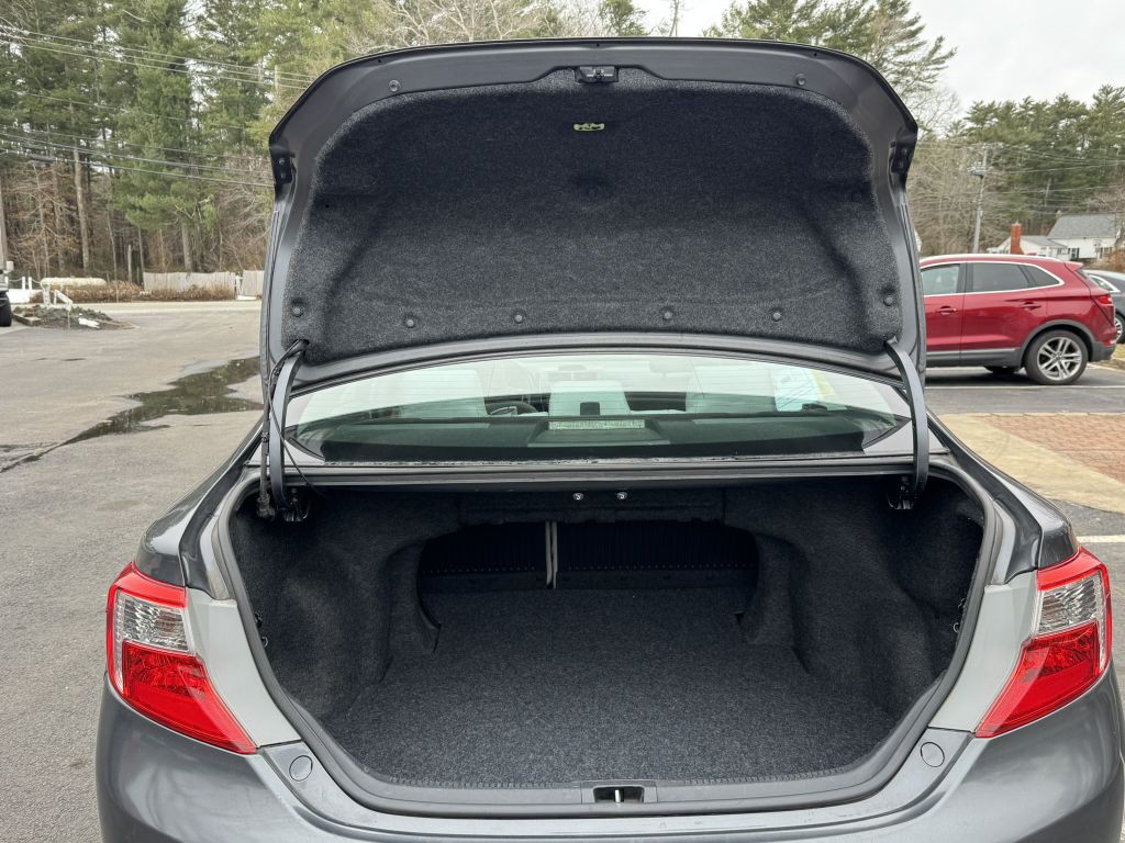 2012 Toyota Camry Image 28