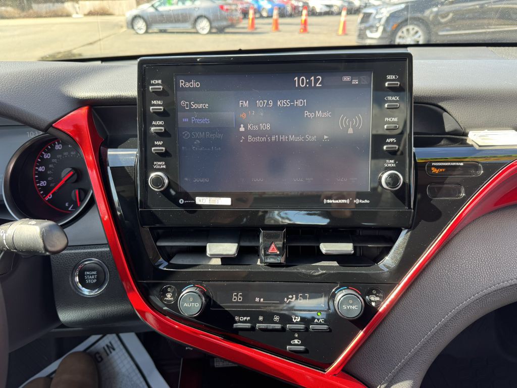 2021 Toyota Camry Image 21