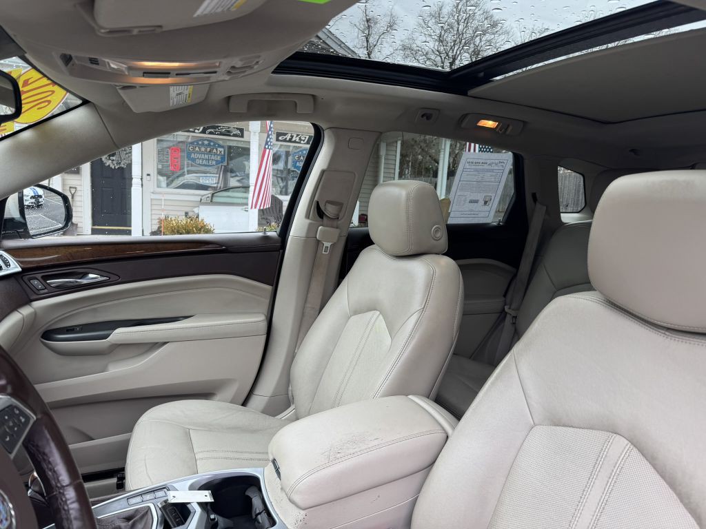2012 Cadillac SRX Image 10