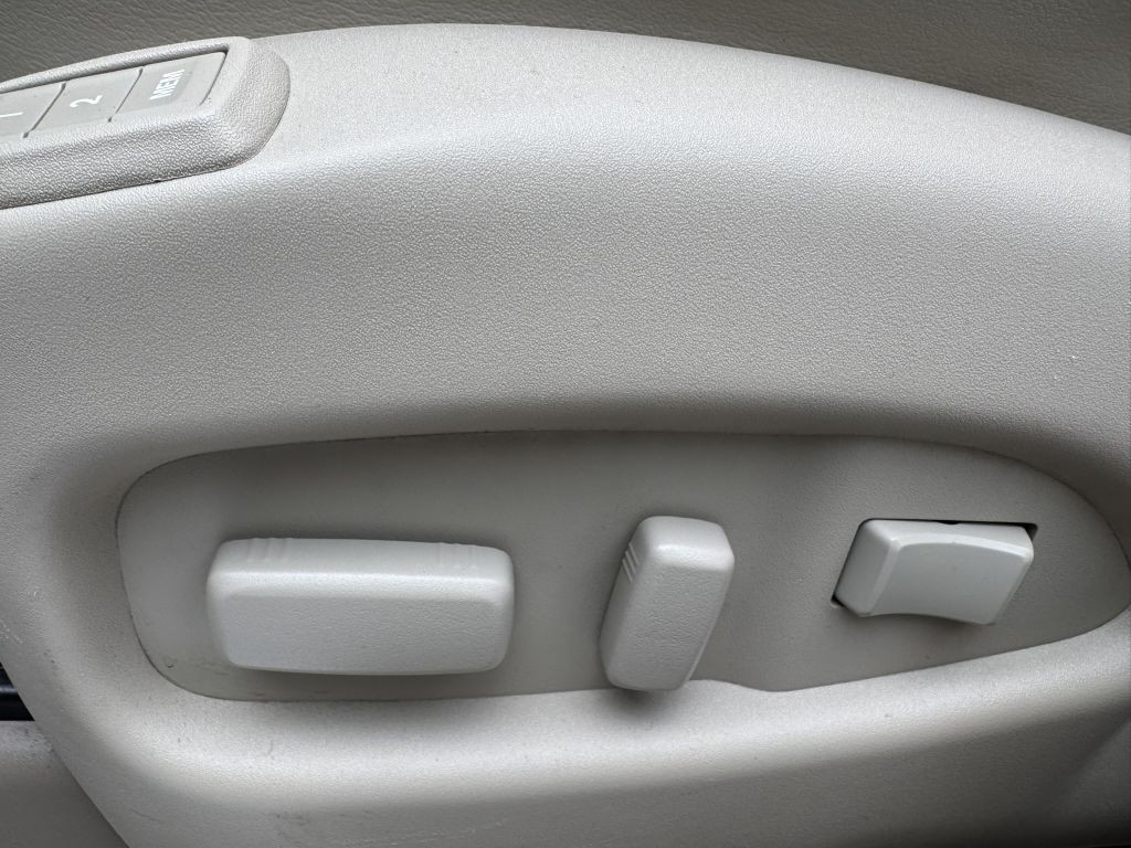 2012 Cadillac SRX Image 17