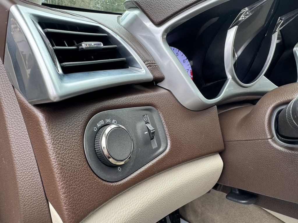 2012 Cadillac SRX Image 18