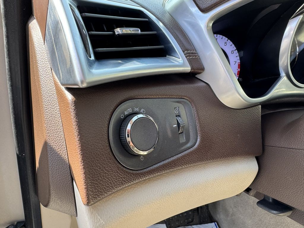 2012 Cadillac SRX Image 18
