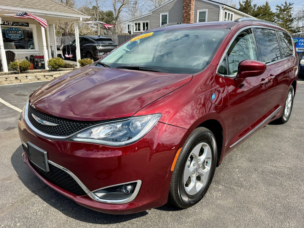 2020 Chrysler Pacifica Image 1