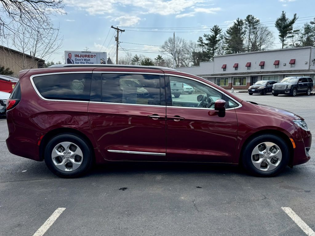 2020 Chrysler Pacifica Image 4