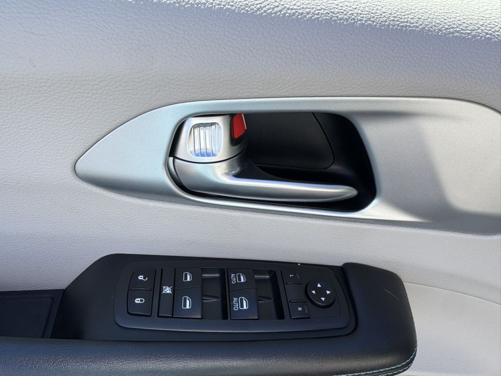 2020 Chrysler Pacifica Image 16