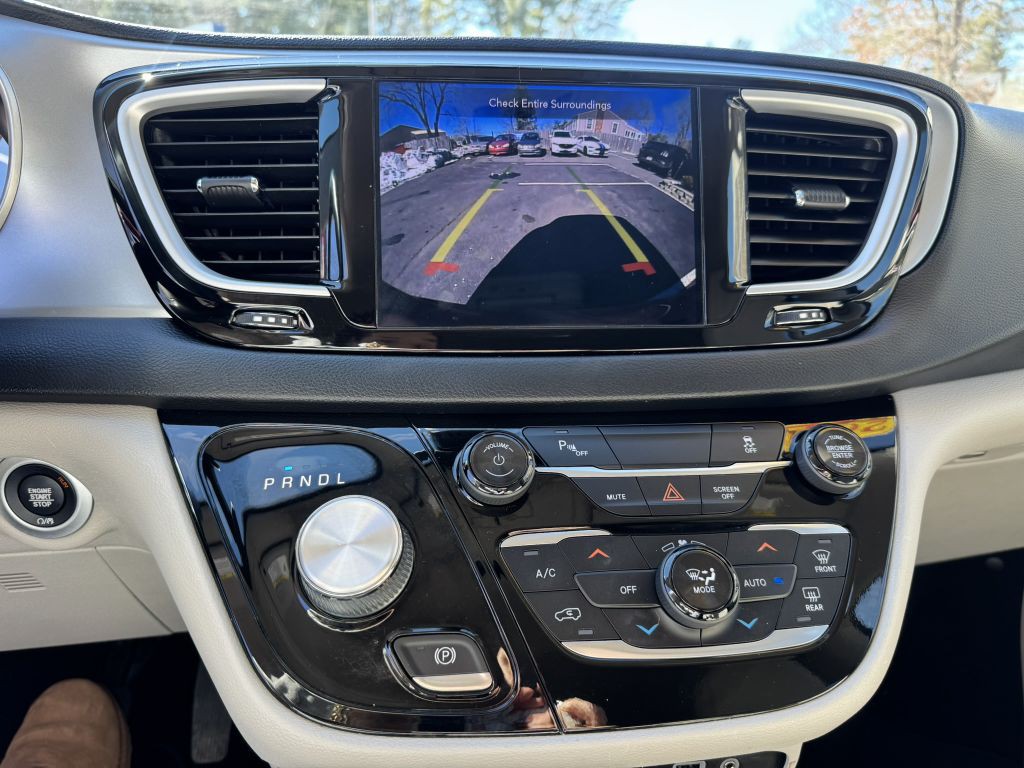 2020 Chrysler Pacifica Image 25