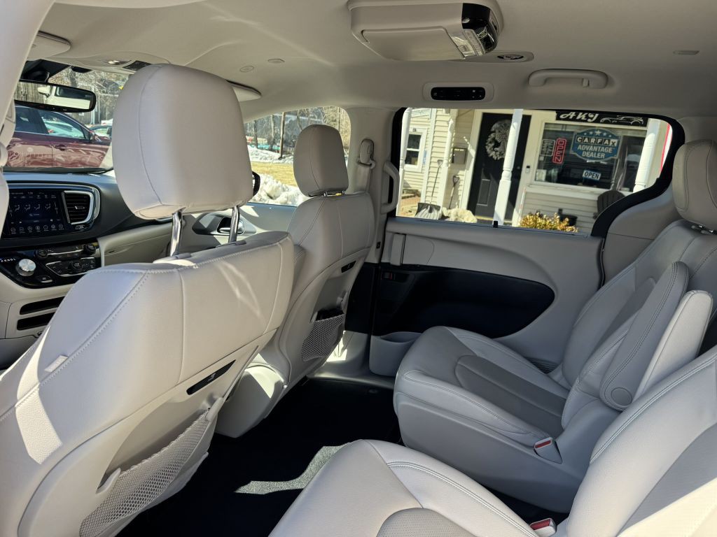 2020 Chrysler Pacifica Image 28