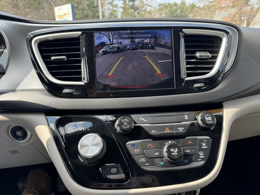 2020 Chrysler Pacifica Image 47