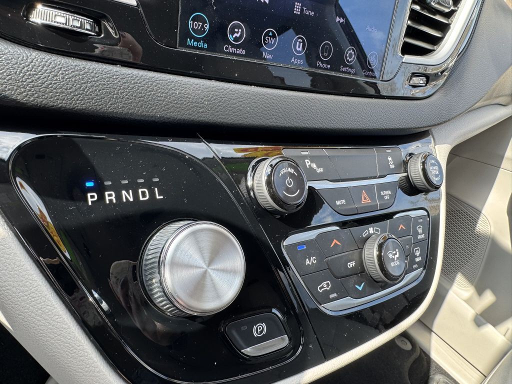 2020 Chrysler Pacifica Image 48