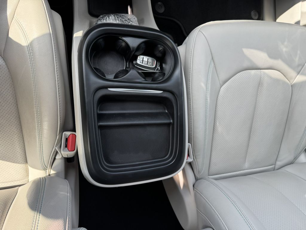 2020 Chrysler Pacifica Image 50