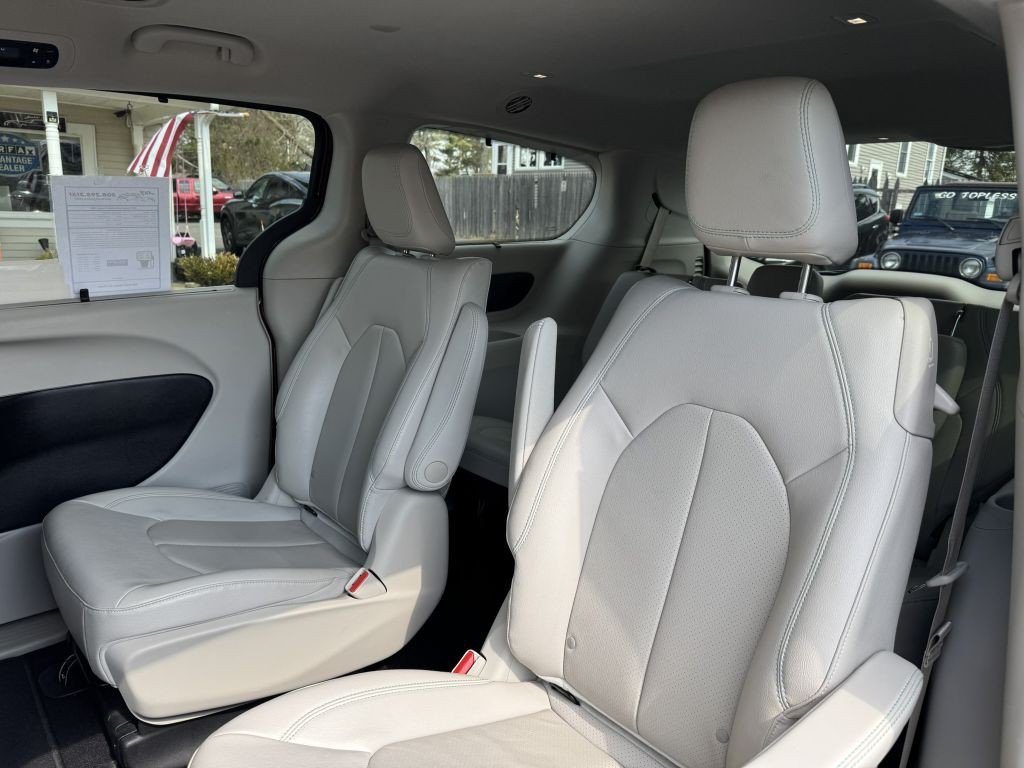 2020 Chrysler Pacifica Image 53