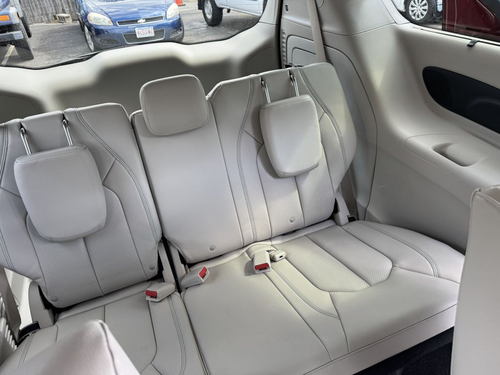 2020 Chrysler Pacifica Image 55