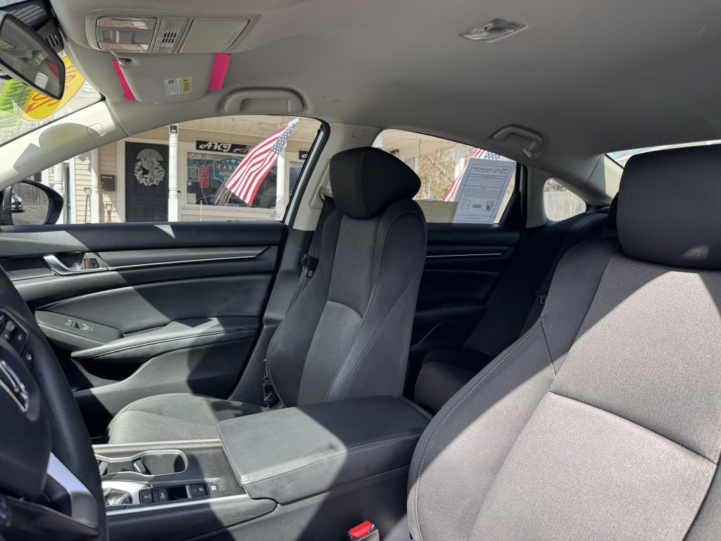 2022 Honda Accord Image 30