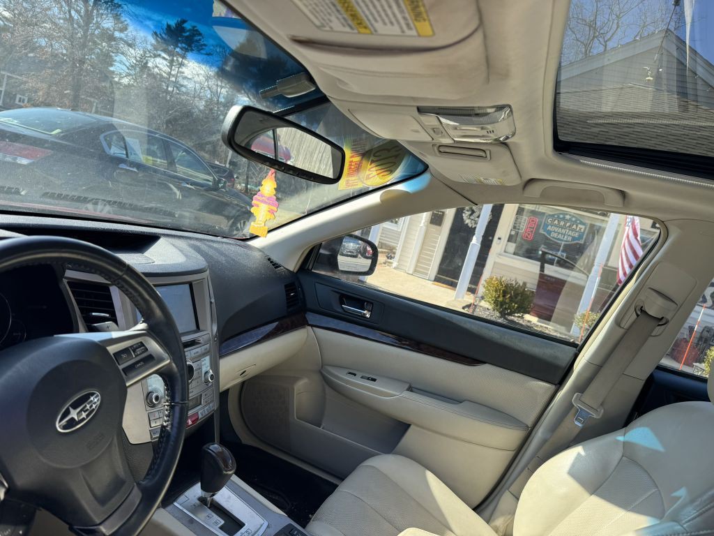 2013 Subaru Legacy Image 9