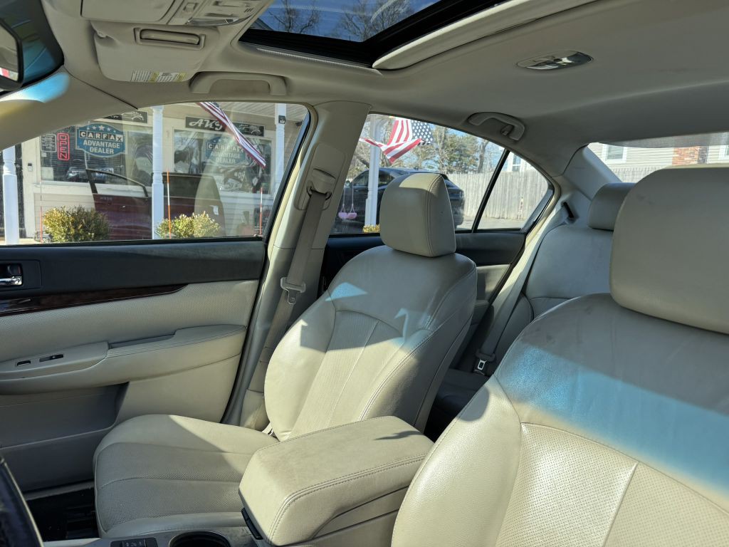 2013 Subaru Legacy Image 10