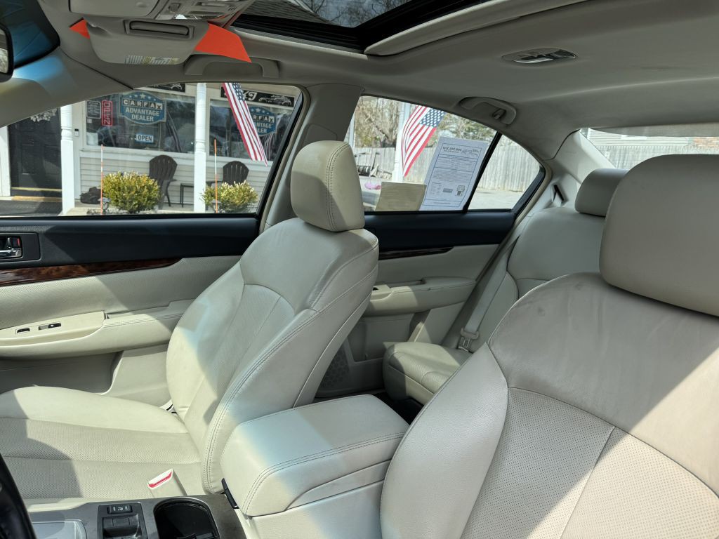 2013 Subaru Legacy Image 10