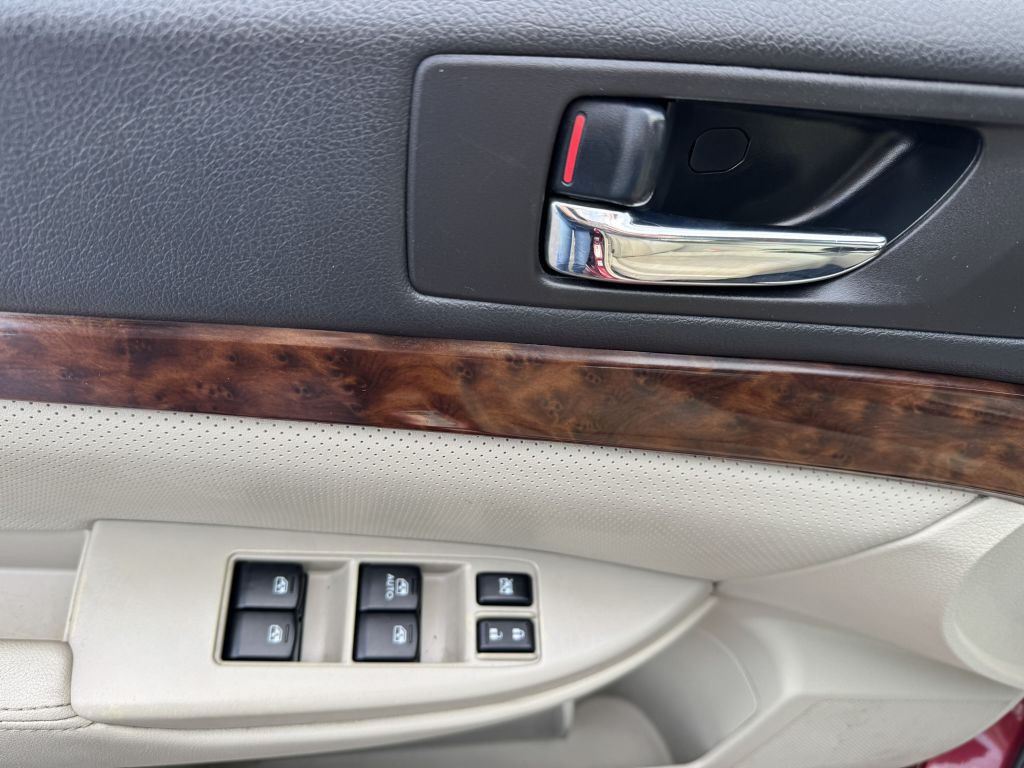 2013 Subaru Legacy Image 15