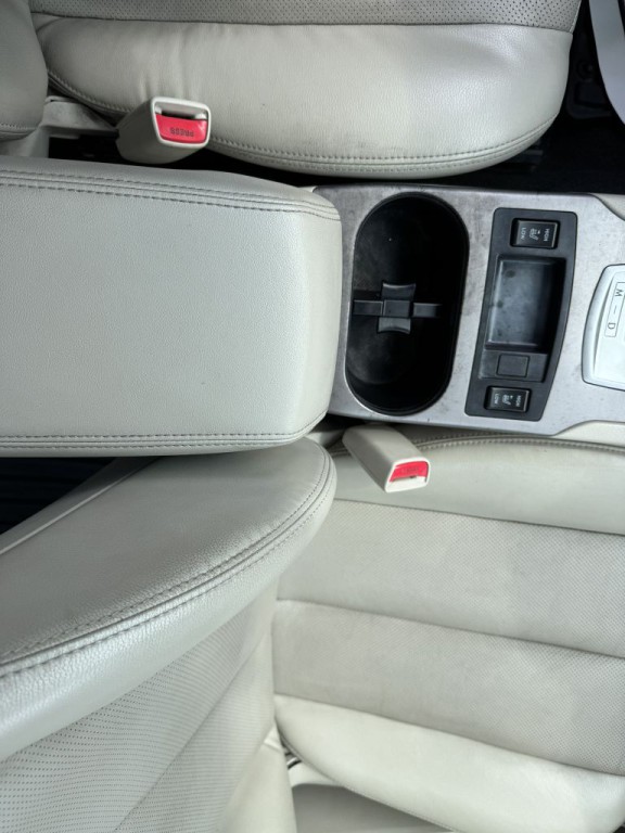 2013 Subaru Legacy Image 21
