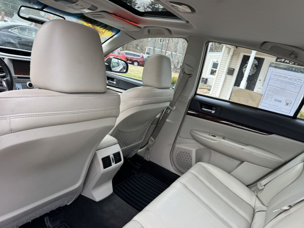 2013 Subaru Legacy Image 25