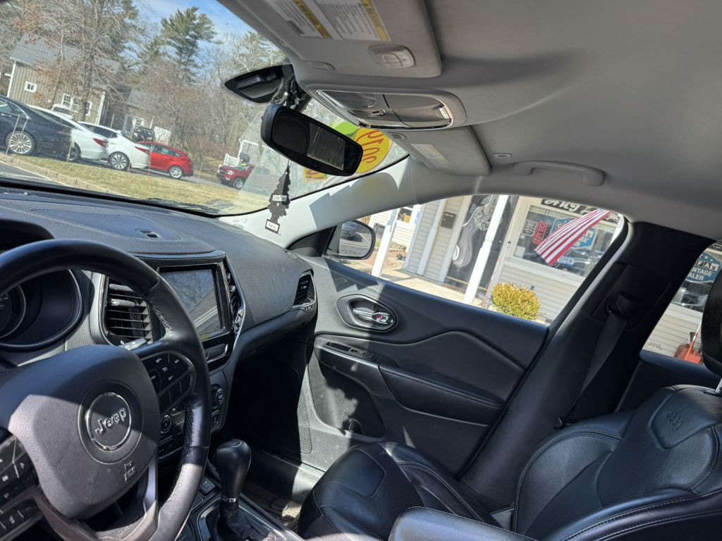 2019 Jeep Cherokee Image 9