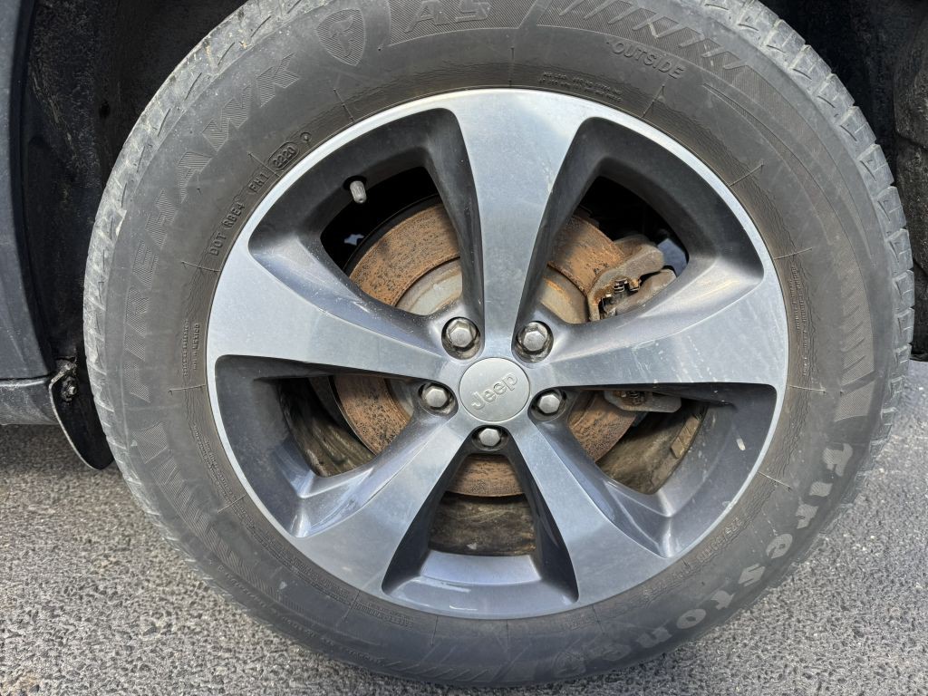 2019 Jeep Cherokee Image 14