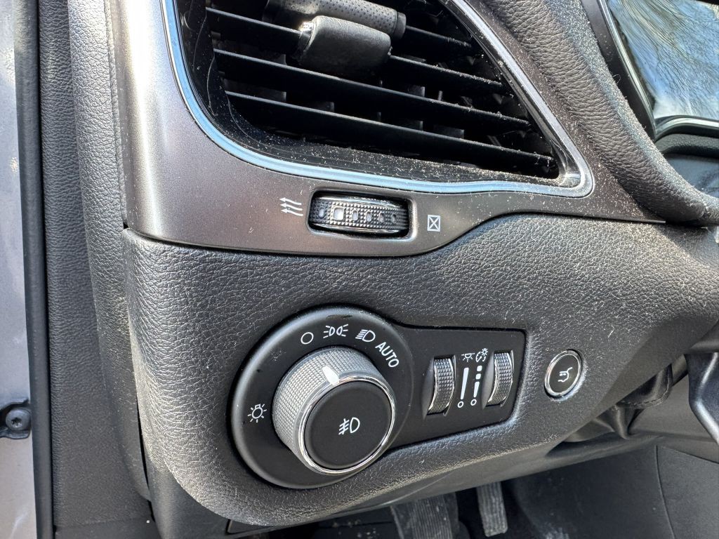 2019 Jeep Cherokee Image 18