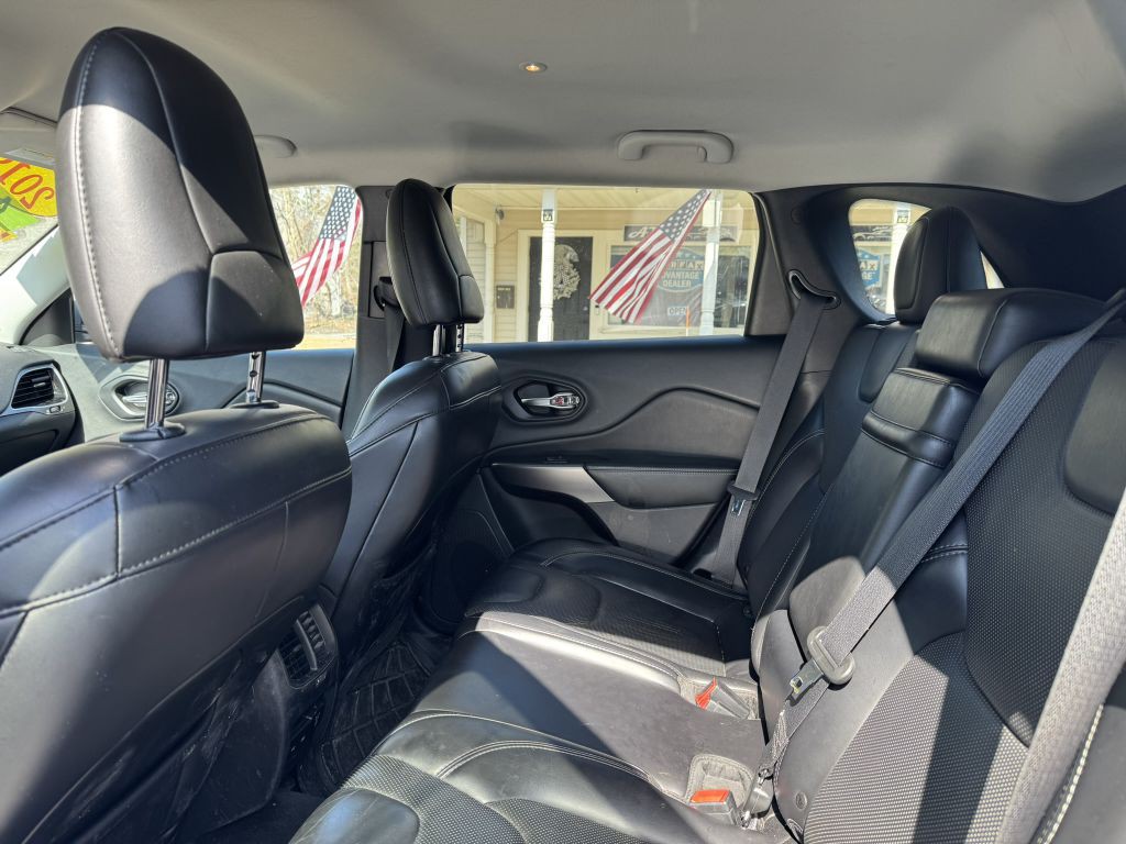 2019 Jeep Cherokee Image 25