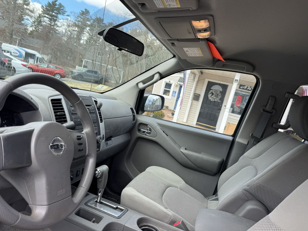 2012 Nissan Frontier Image 9