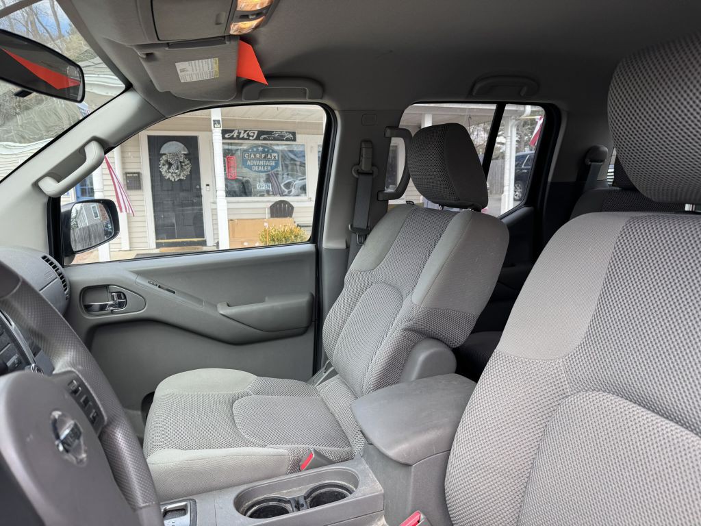 2012 Nissan Frontier Image 10