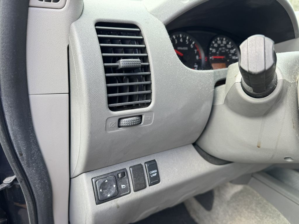 2012 Nissan Frontier Image 16