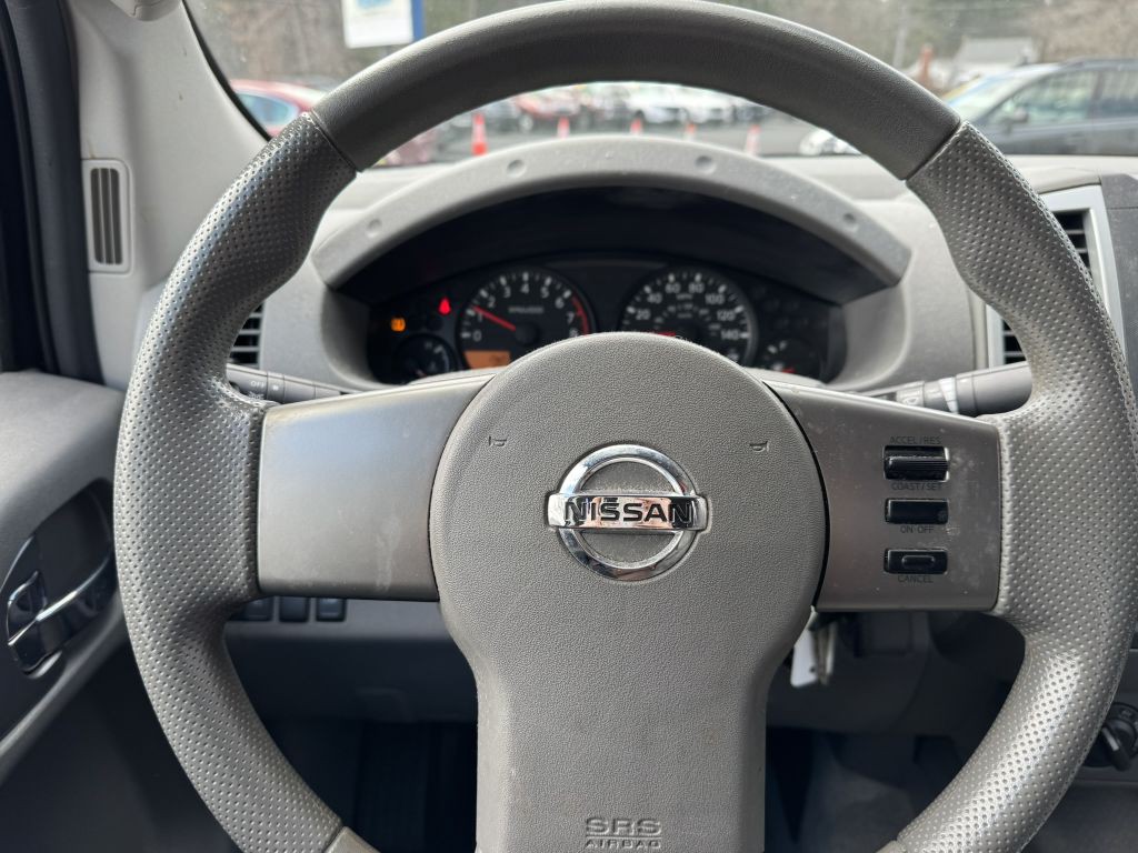 2012 Nissan Frontier Image 17