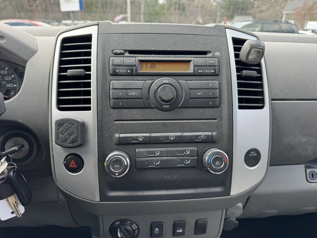 2012 Nissan Frontier Image 19