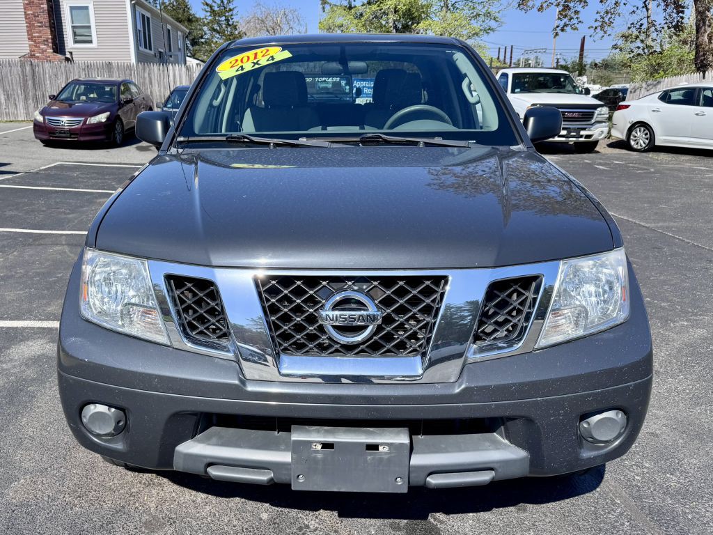 2012 Nissan Frontier Image 2