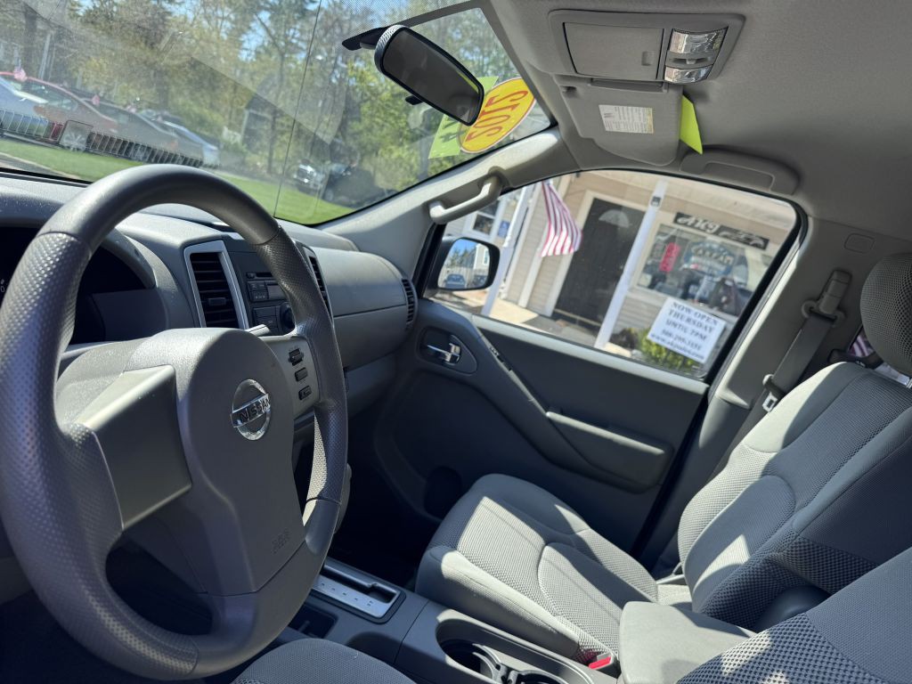 2012 Nissan Frontier Image 9