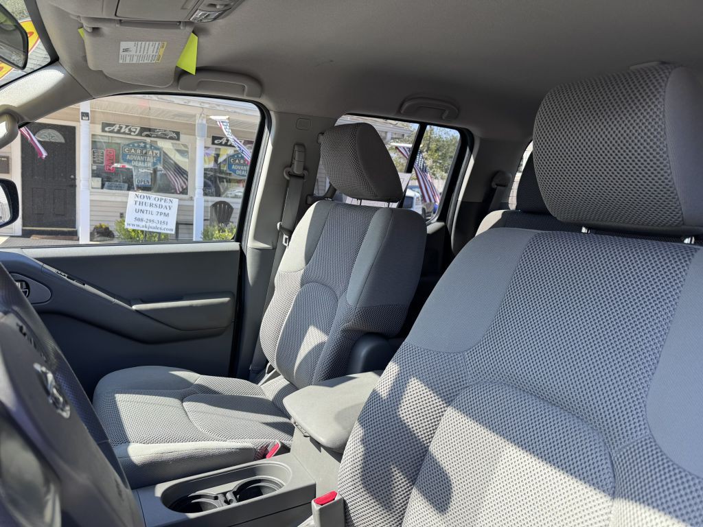 2012 Nissan Frontier Image 10