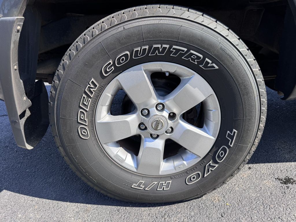2012 Nissan Frontier Image 11