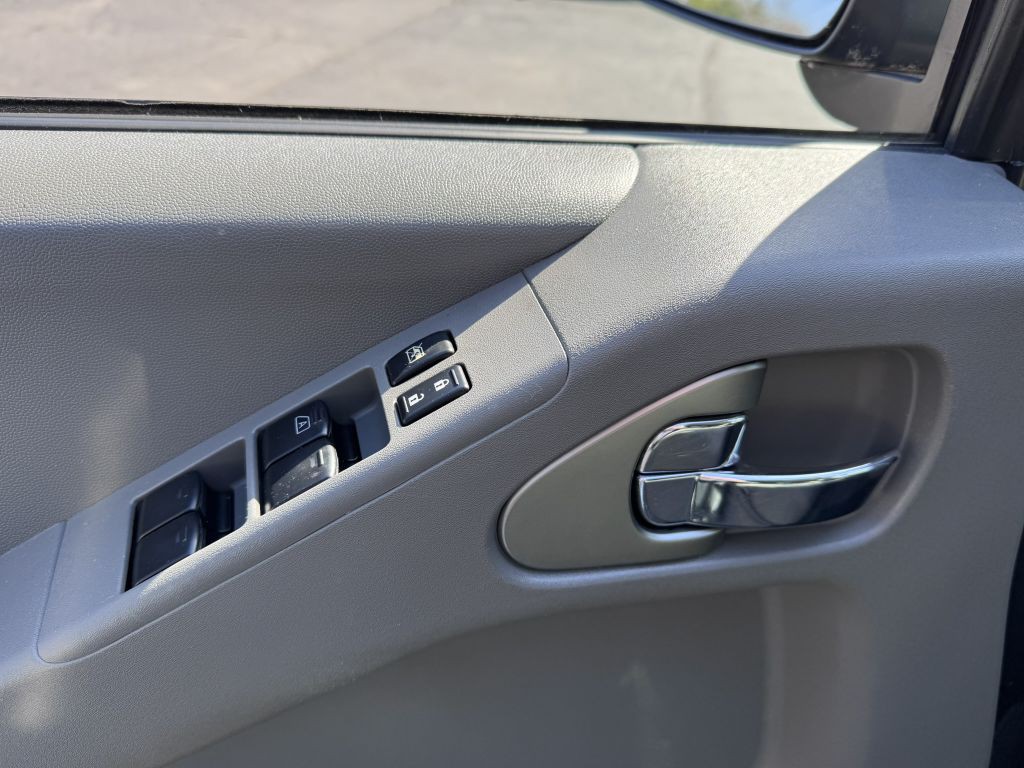 2012 Nissan Frontier Image 15