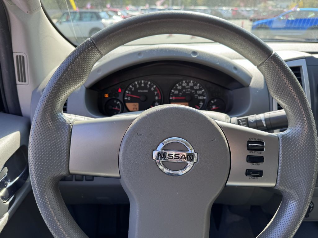 2012 Nissan Frontier Image 17