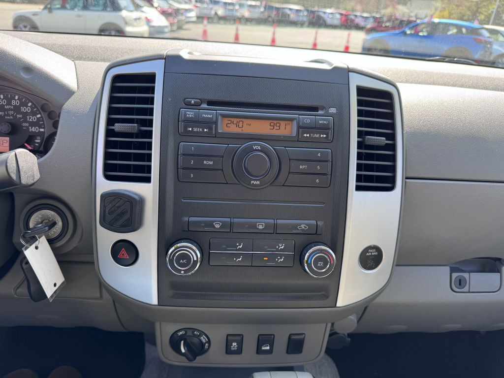 2012 Nissan Frontier Image 19