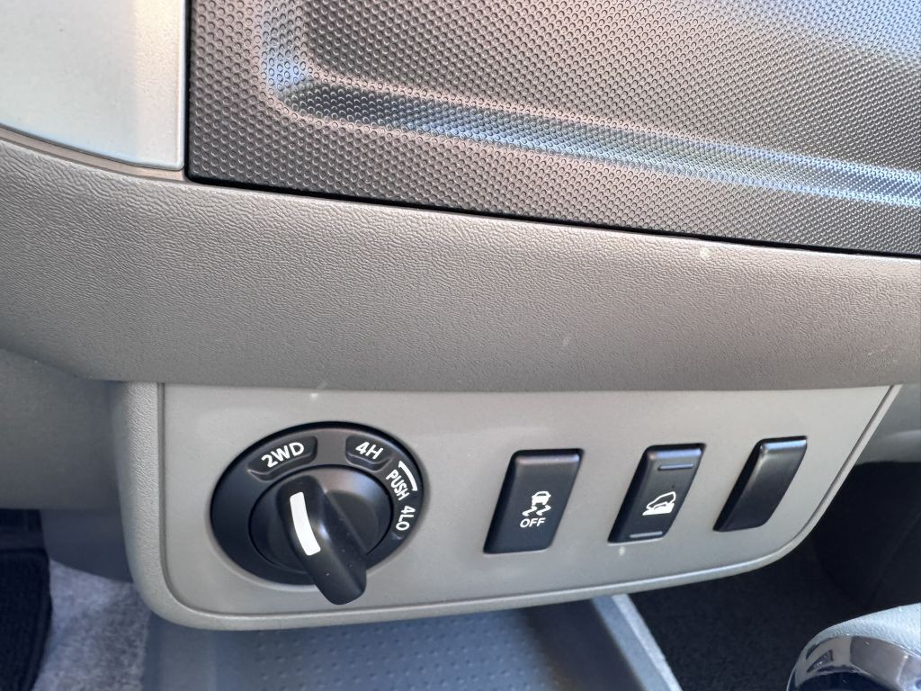 2012 Nissan Frontier Image 20