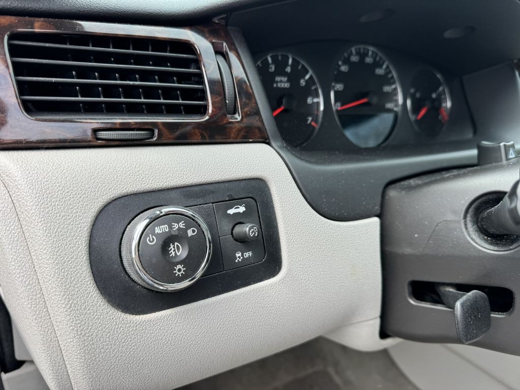 2013 Chevrolet Impala Image 16