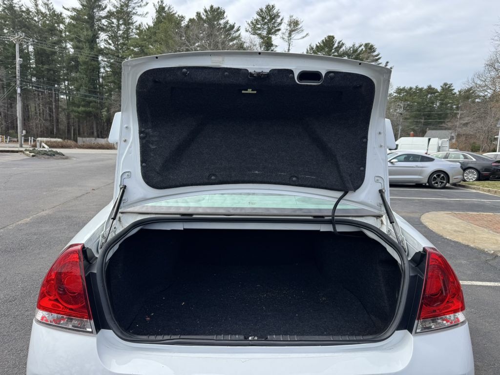 2013 Chevrolet Impala Image 24