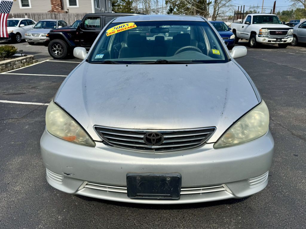 2005 Toyota Camry Image 2