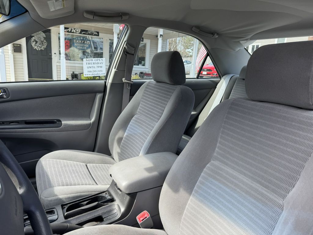 2005 Toyota Camry Image 10