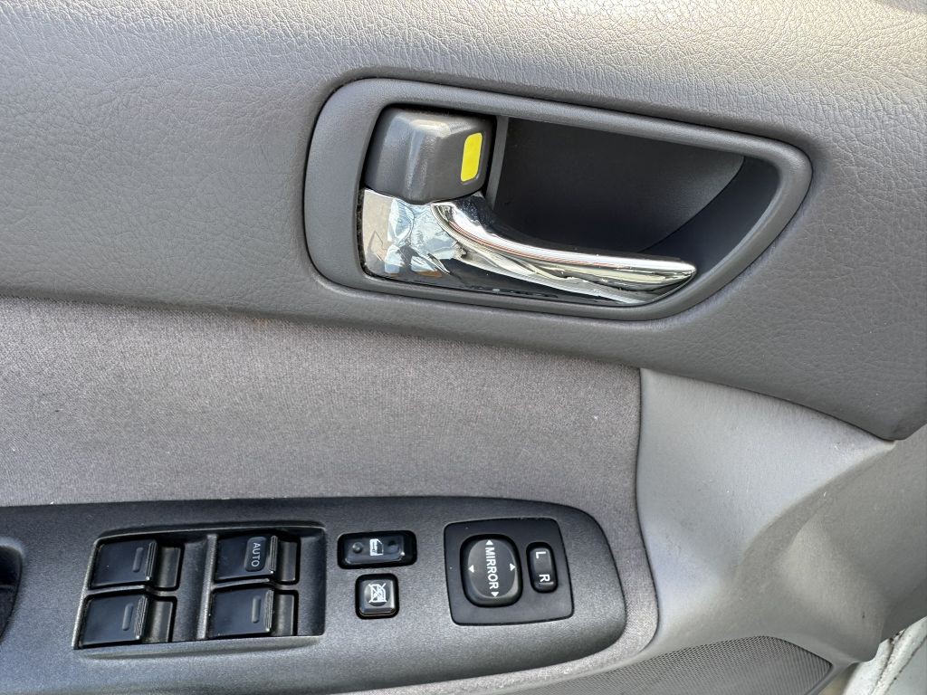2005 Toyota Camry Image 15
