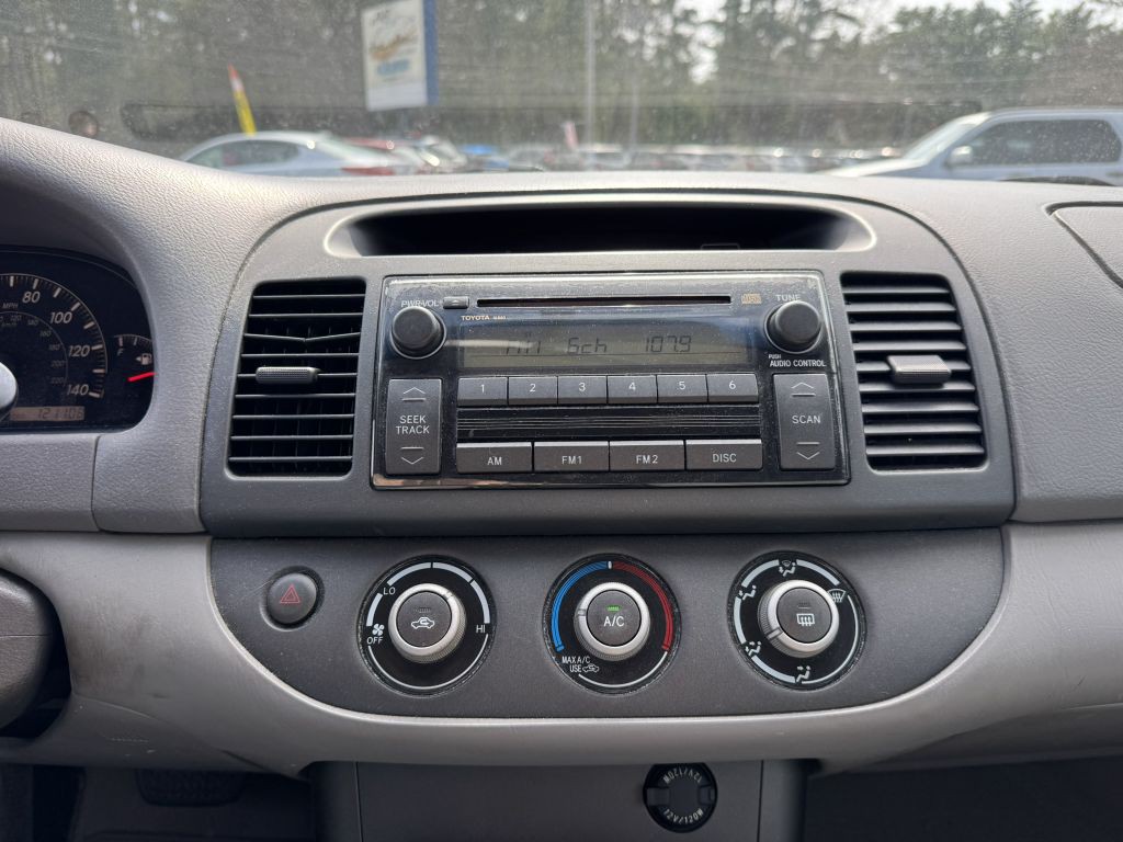 2005 Toyota Camry Image 20