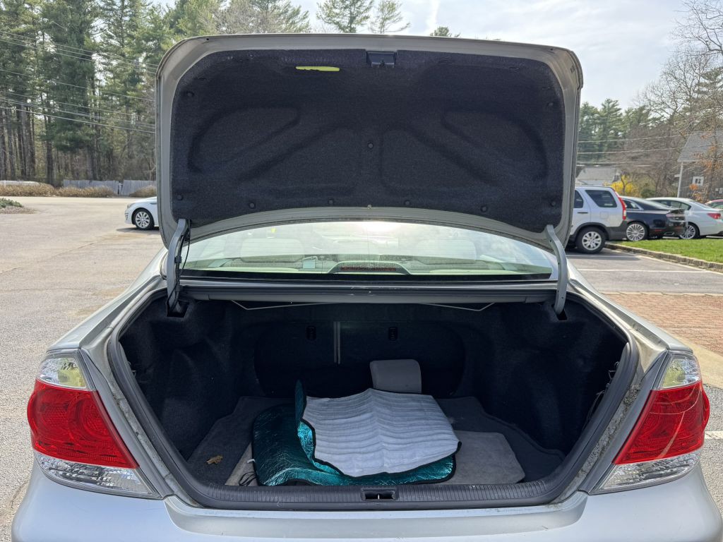 2005 Toyota Camry Image 23