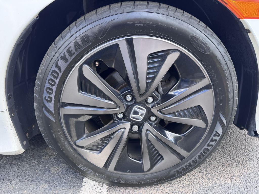 2018 Honda Civic Image 12