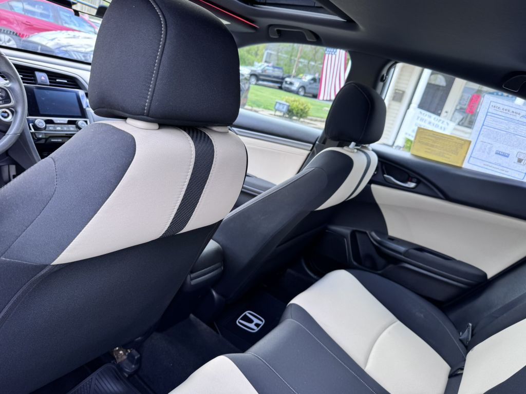 2018 Honda Civic Image 29